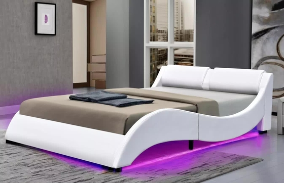 Size Soft Upholstered Bed王のPUのLEDの頭板との総合的な革カーブの形を組み立てる